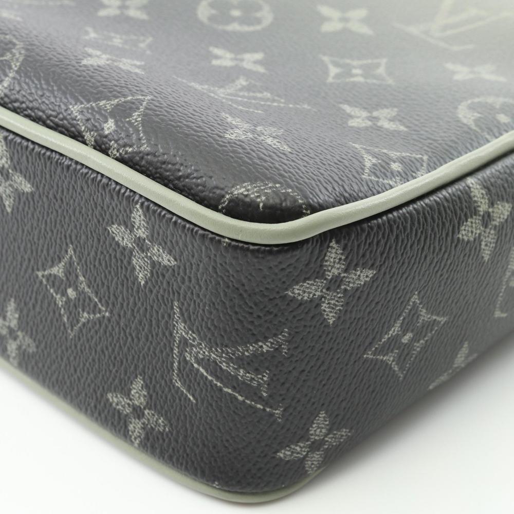 Louis Vuitton District Monogram Gradient Shoulder… - image 6
